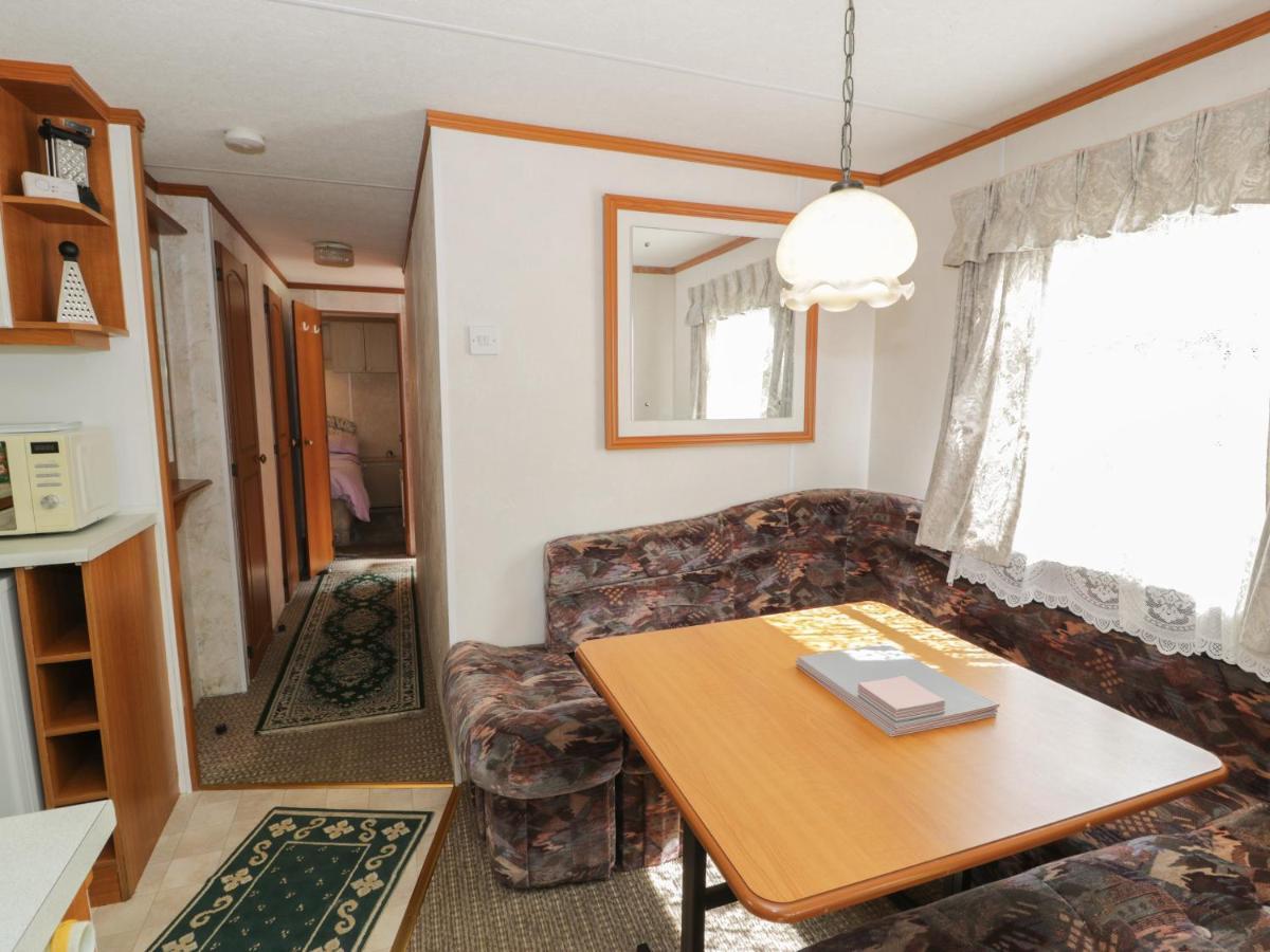 Fron Dderw Caravan Holyhead Eksteriør bilde