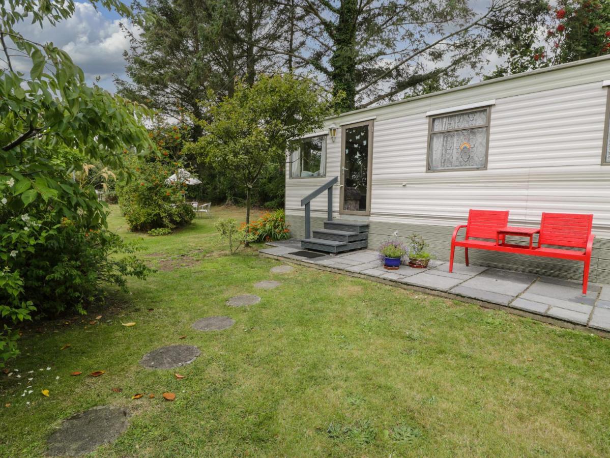 Fron Dderw Caravan Holyhead Eksteriør bilde