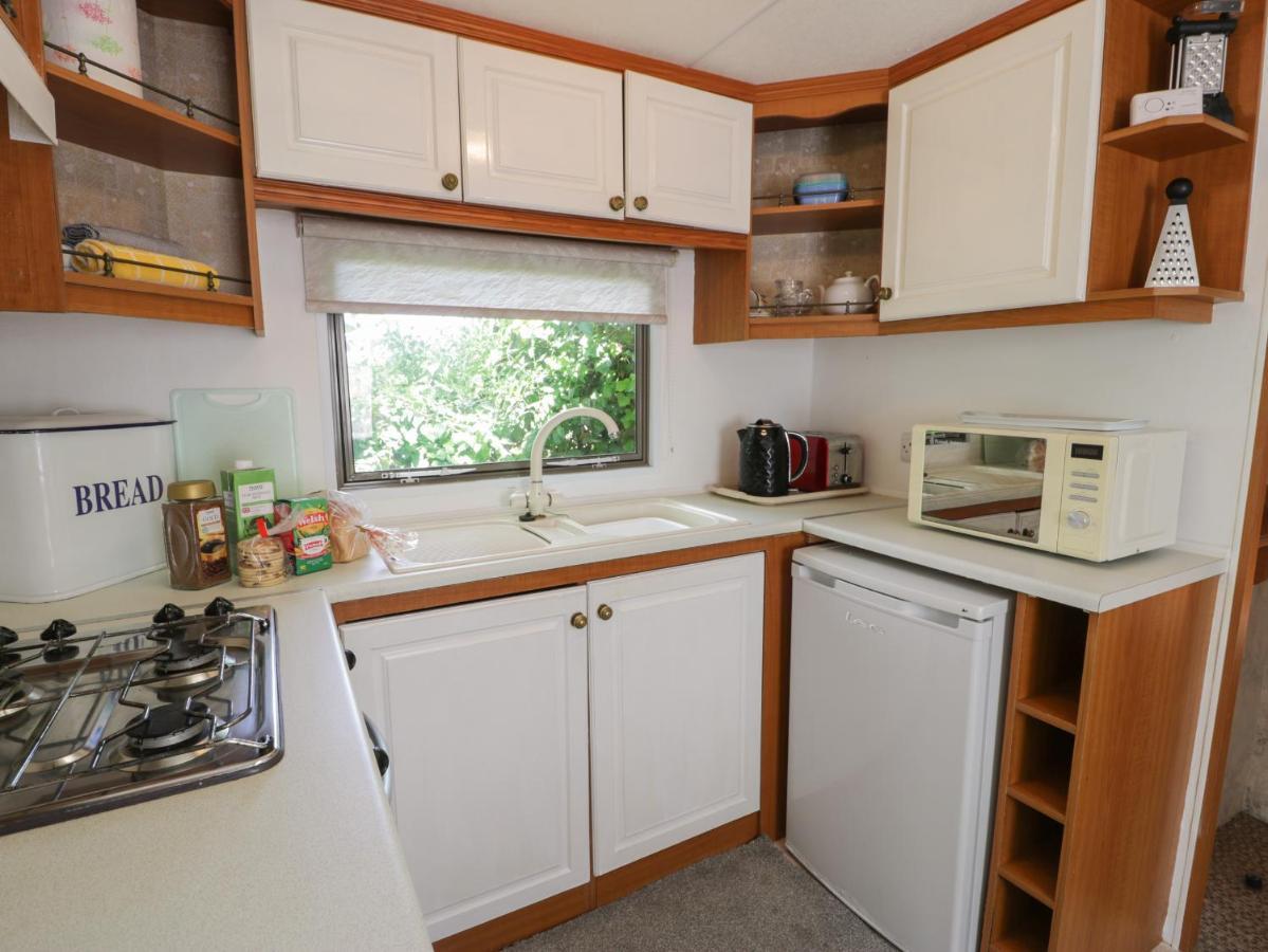 Fron Dderw Caravan Holyhead Eksteriør bilde