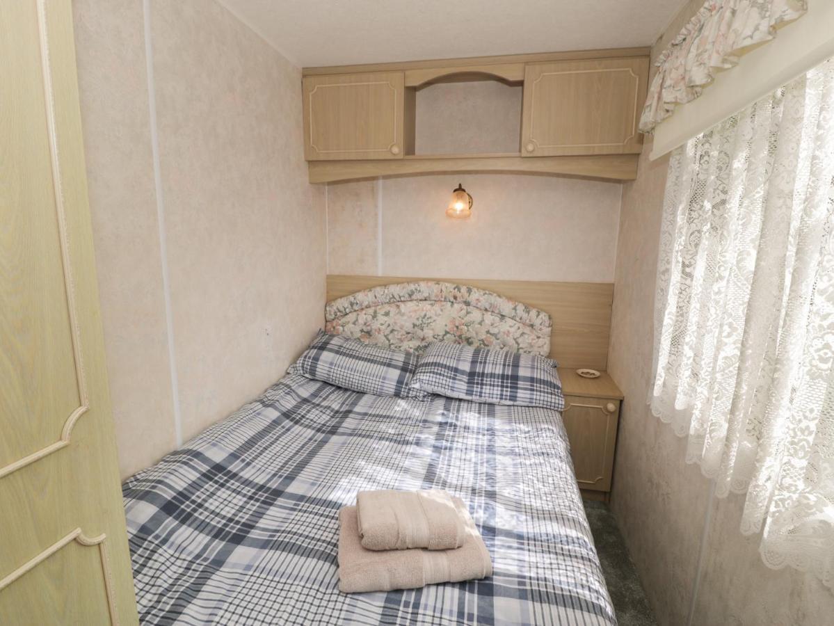 Fron Dderw Caravan Holyhead Eksteriør bilde