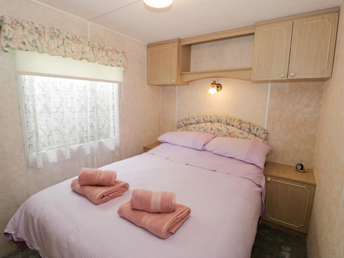 Fron Dderw Caravan Holyhead Eksteriør bilde