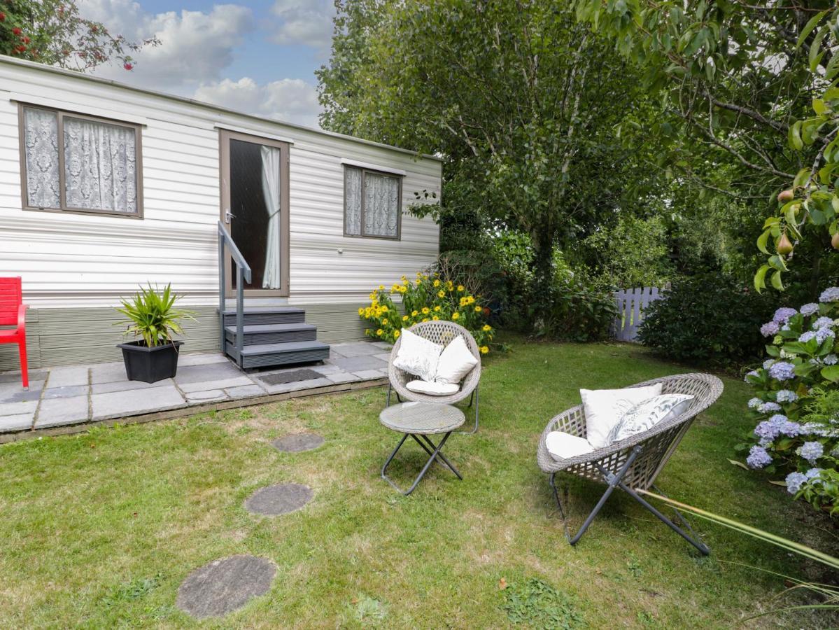 Fron Dderw Caravan Holyhead Eksteriør bilde