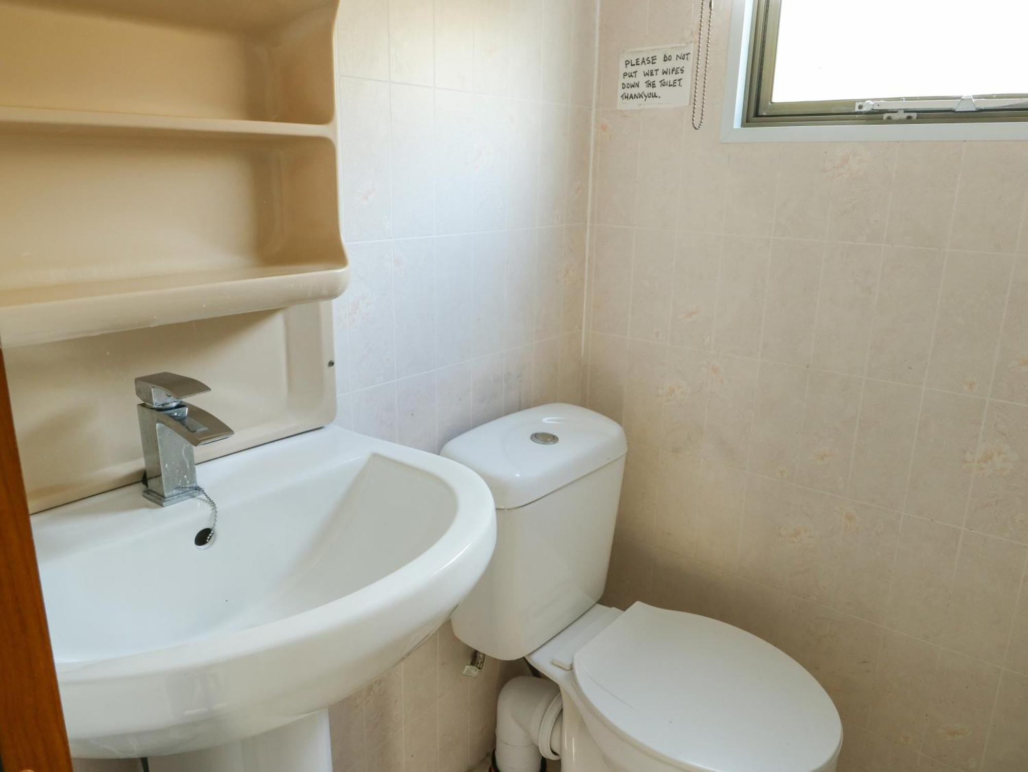 Fron Dderw Caravan Holyhead Eksteriør bilde